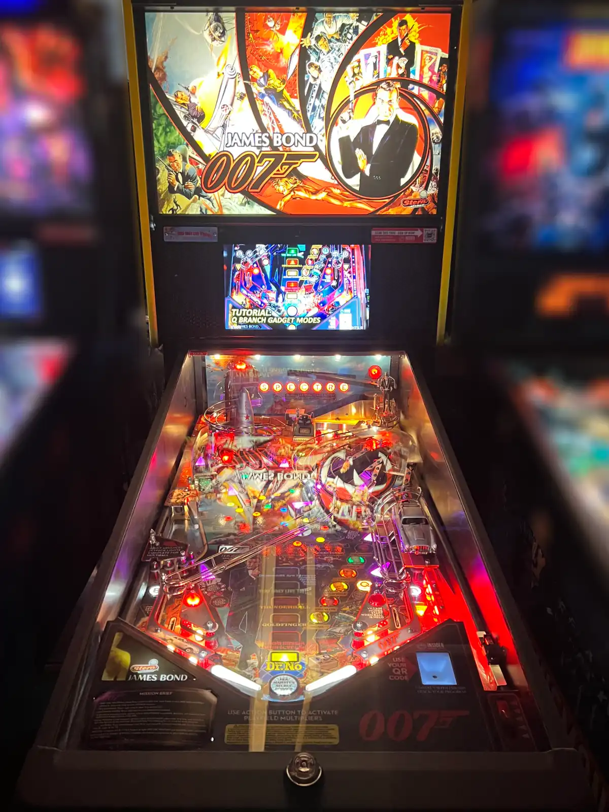 James Bond 007 premium pinball machine
